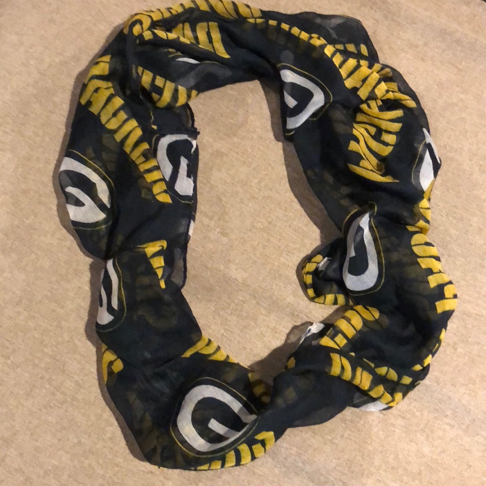 Infinity scarf